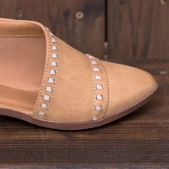 Cutout Stitched Slide - Picture 5 of 6